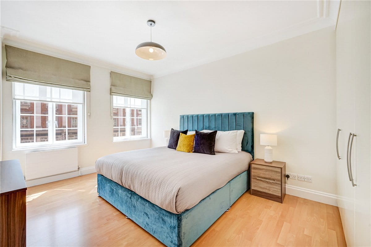 3 bedroom flat, Stafford Court, Kensington High Street W8 - Available