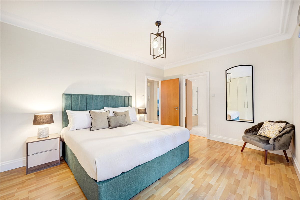 3 bedroom flat, Stafford Court, Kensington High Street W8 - Available