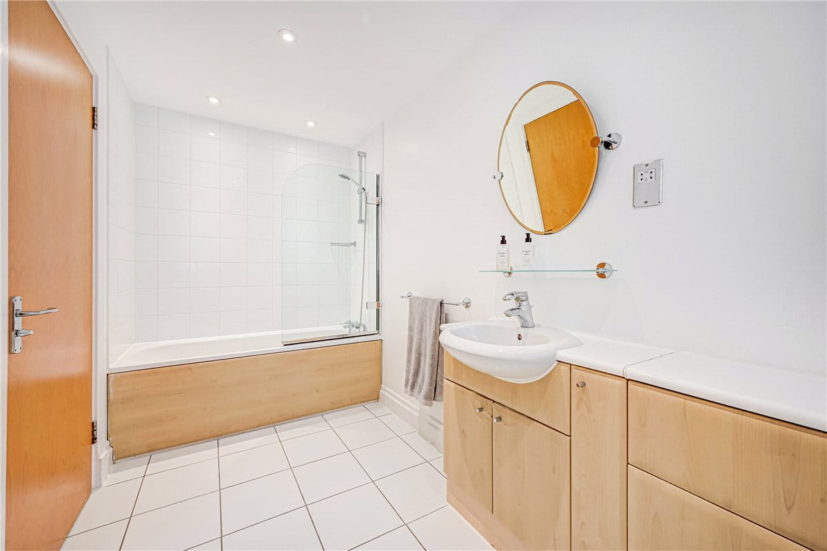 3 bedroom flat, Stafford Court, Kensington High Street W8 - Available