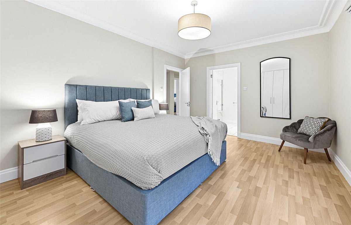 3 bedroom flat, Stafford Court, Kensington High Street W8 - Available