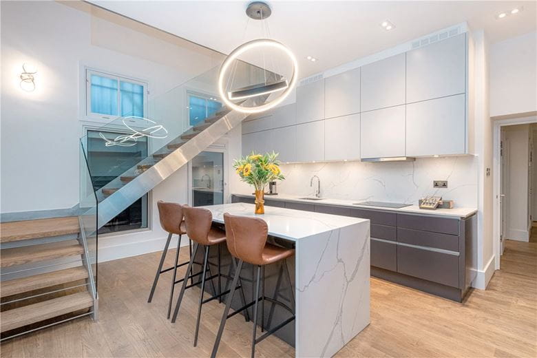 3 bedroom flat, Dunraven Street, Mayfair W1K - Available