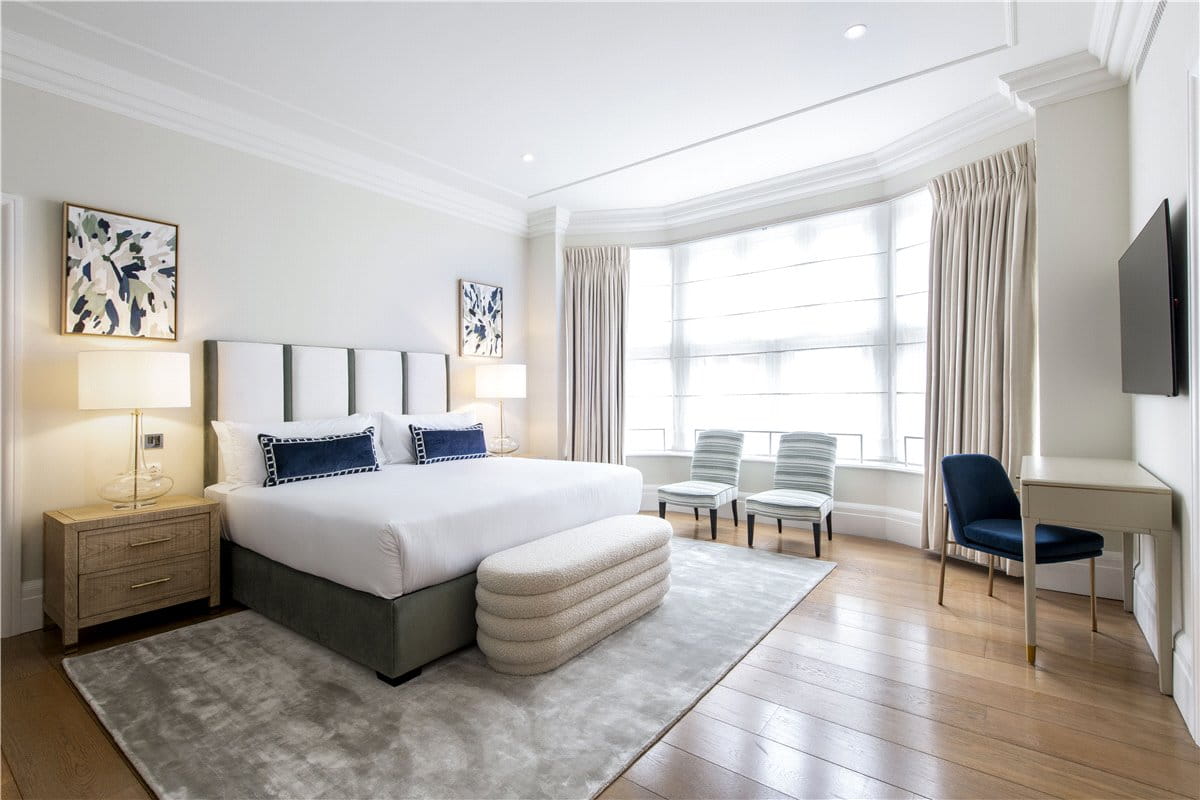 3 bedroom flat, Duke Street, Mayfair W1K - Available