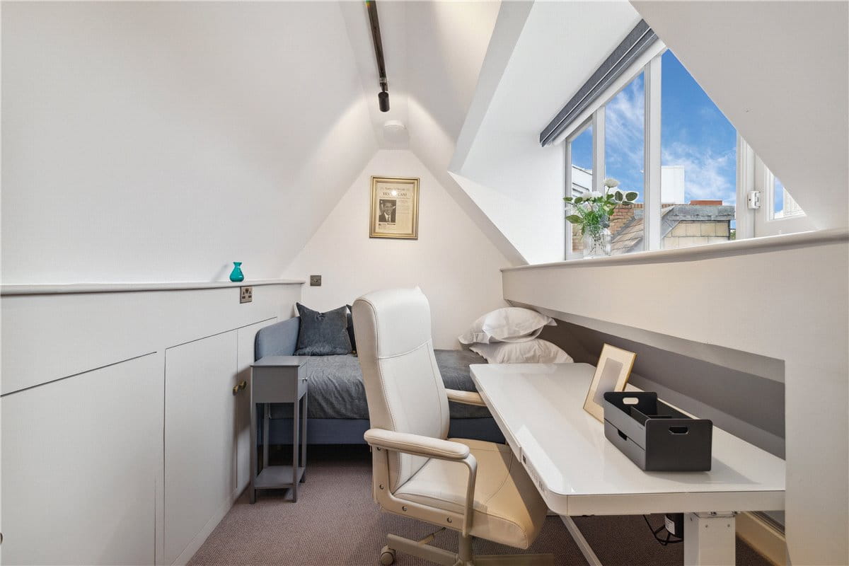 5 bedroom house, Tufton Street, Westminster SW1P - Available