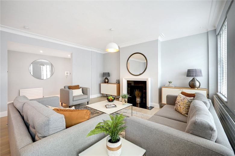 3 bedroom flat, Stafford Court, Kensington High Street W8 - Available