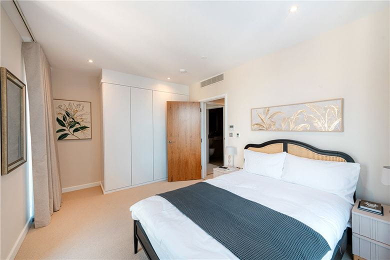 2 bedroom flat, Marsham Street, Westminster SW1P - Available