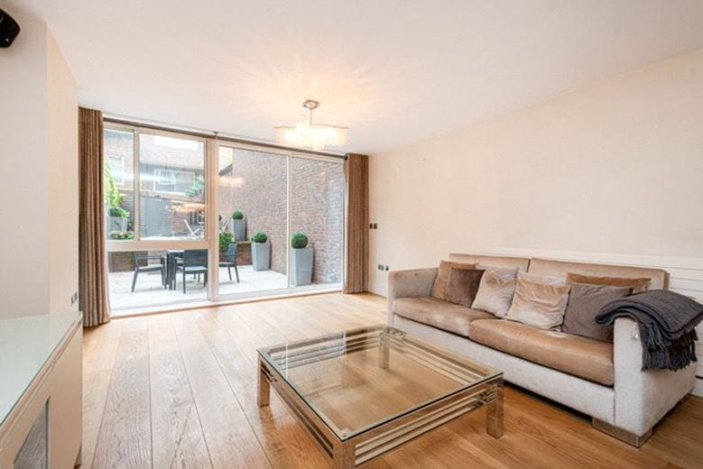 2 bedroom flat, Ebury Street, Belgravia SW1W - Available