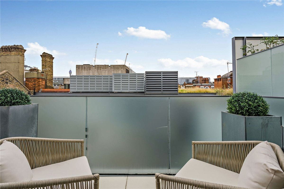 2 bedroom flat, Duke Street, Mayfair W1K - Available