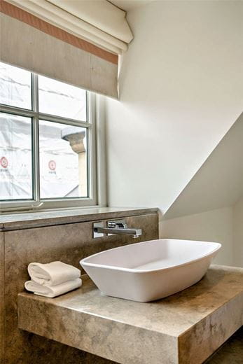 2 bedroom flat, Duke Street, Mayfair W1K - Available