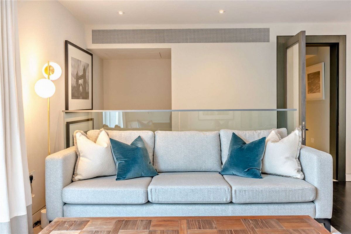 2 bedroom flat, Duke Street, Mayfair W1K - Available