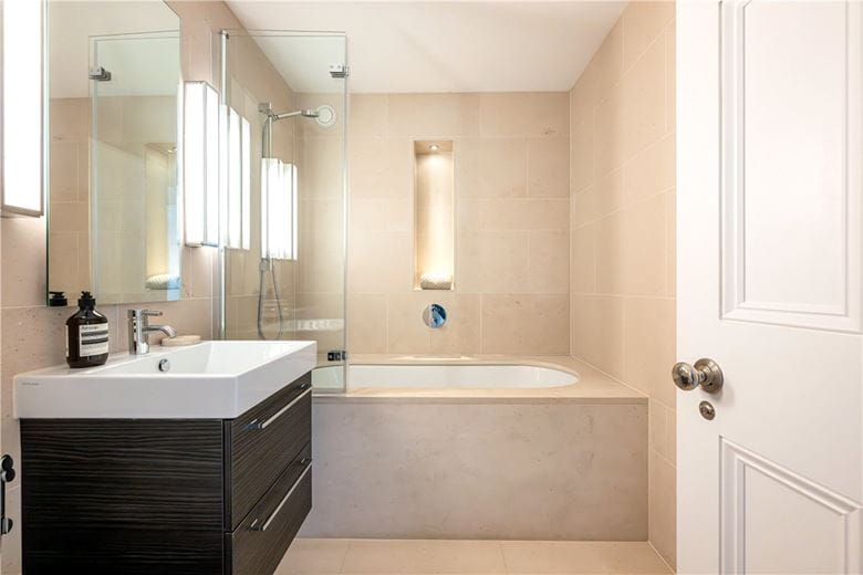 6 bedroom house, Chesterfield Hill, Mayfair W1J - Available