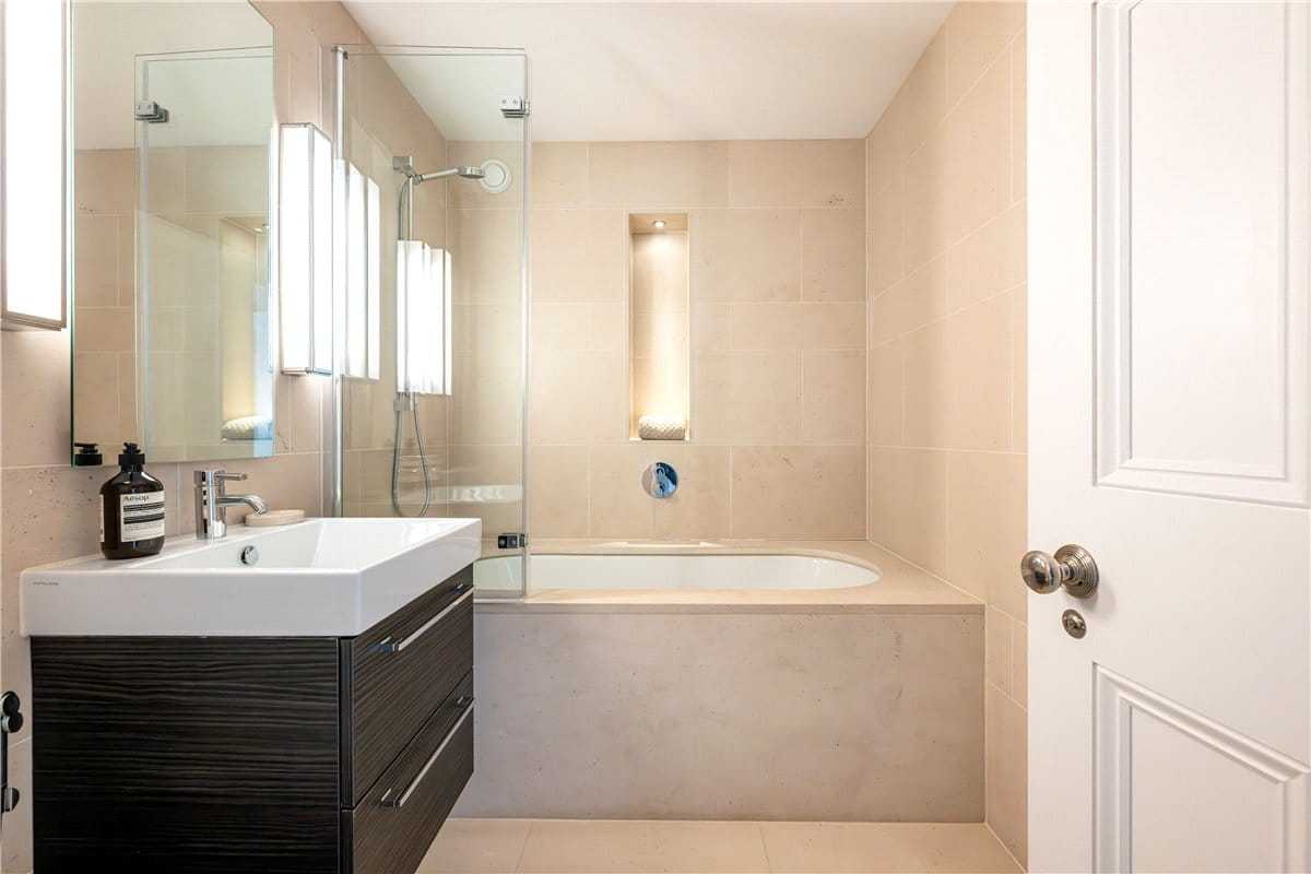 6 bedroom house, Chesterfield Hill, Mayfair W1J - Available