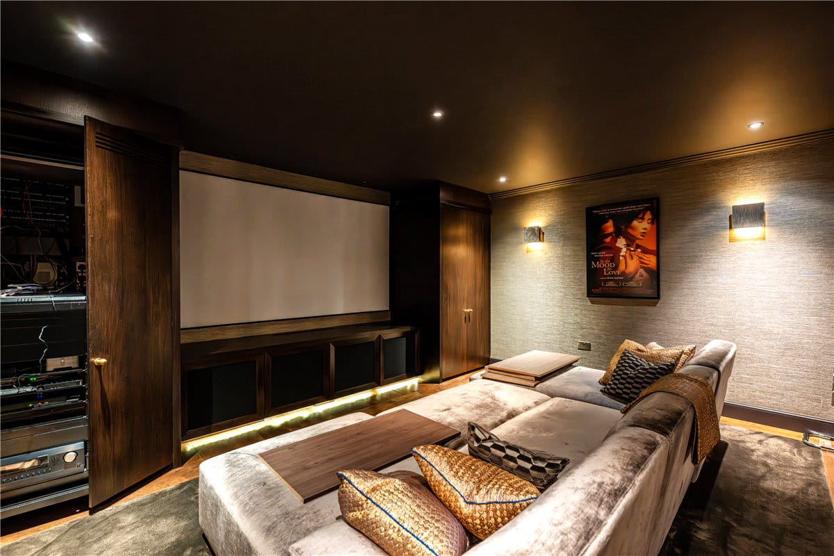 6 bedroom house, Chesterfield Hill, Mayfair W1J - Available