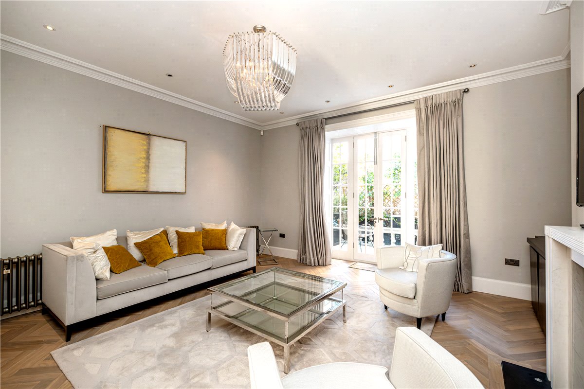 6 bedroom house, Chesterfield Hill, Mayfair W1J - Available