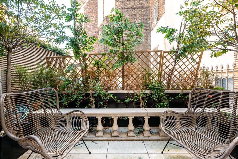 6 bedroom house, Chesterfield Hill, Mayfair W1J - Available