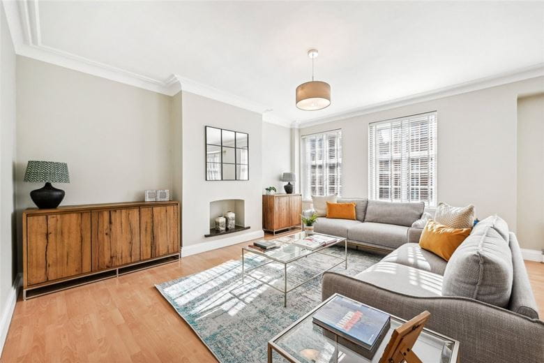 3 bedroom flat, Stafford Court, Kensington High Street W8 - Available