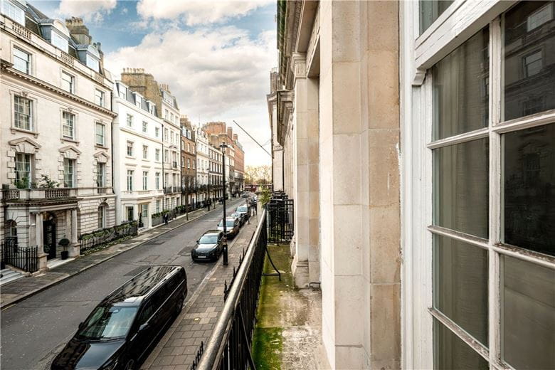 1 bedroom flat, Upper Brook Street, Mayfair W1K - Available