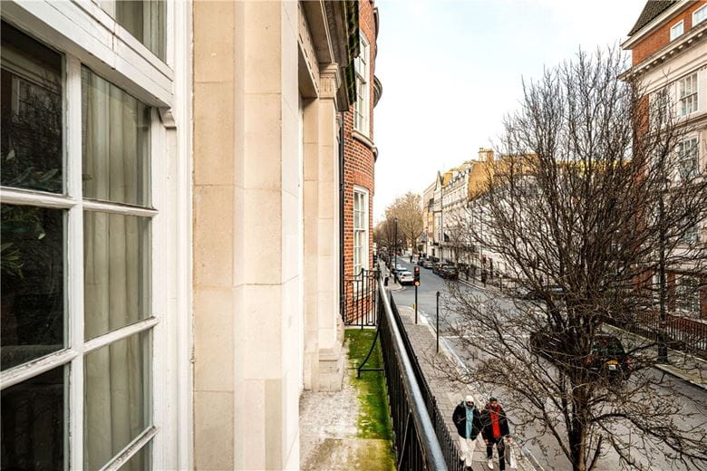 1 bedroom flat, Upper Brook Street, Mayfair W1K - Available