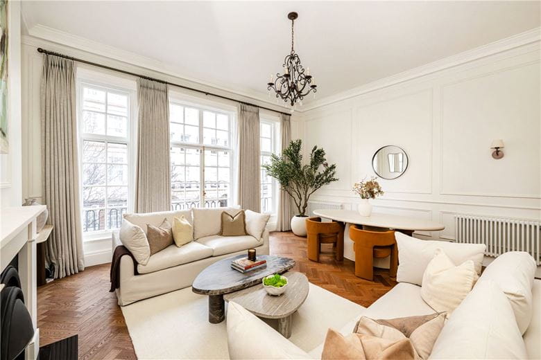 1 bedroom flat, Upper Brook Street, Mayfair W1K - Available