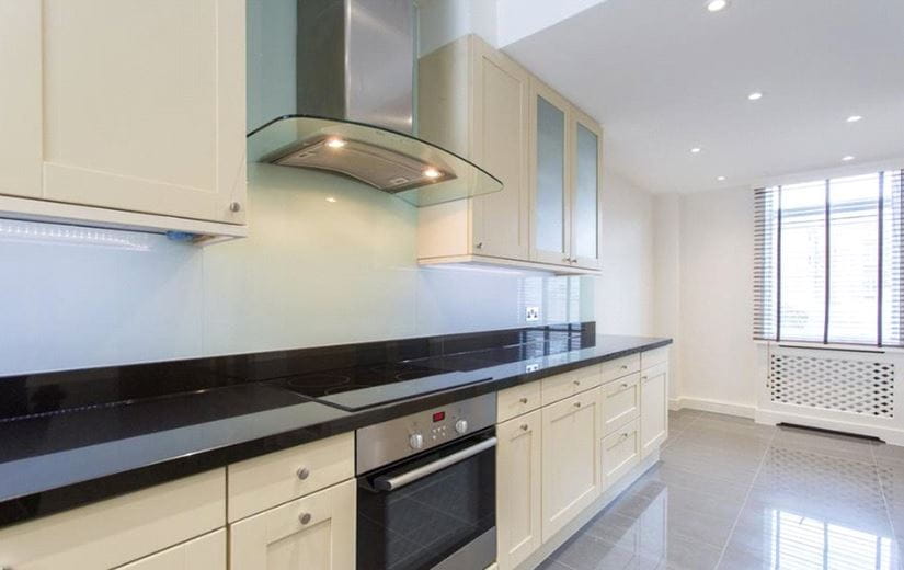 3 bedroom flat, Mount Row, Mayfair W1K - Available