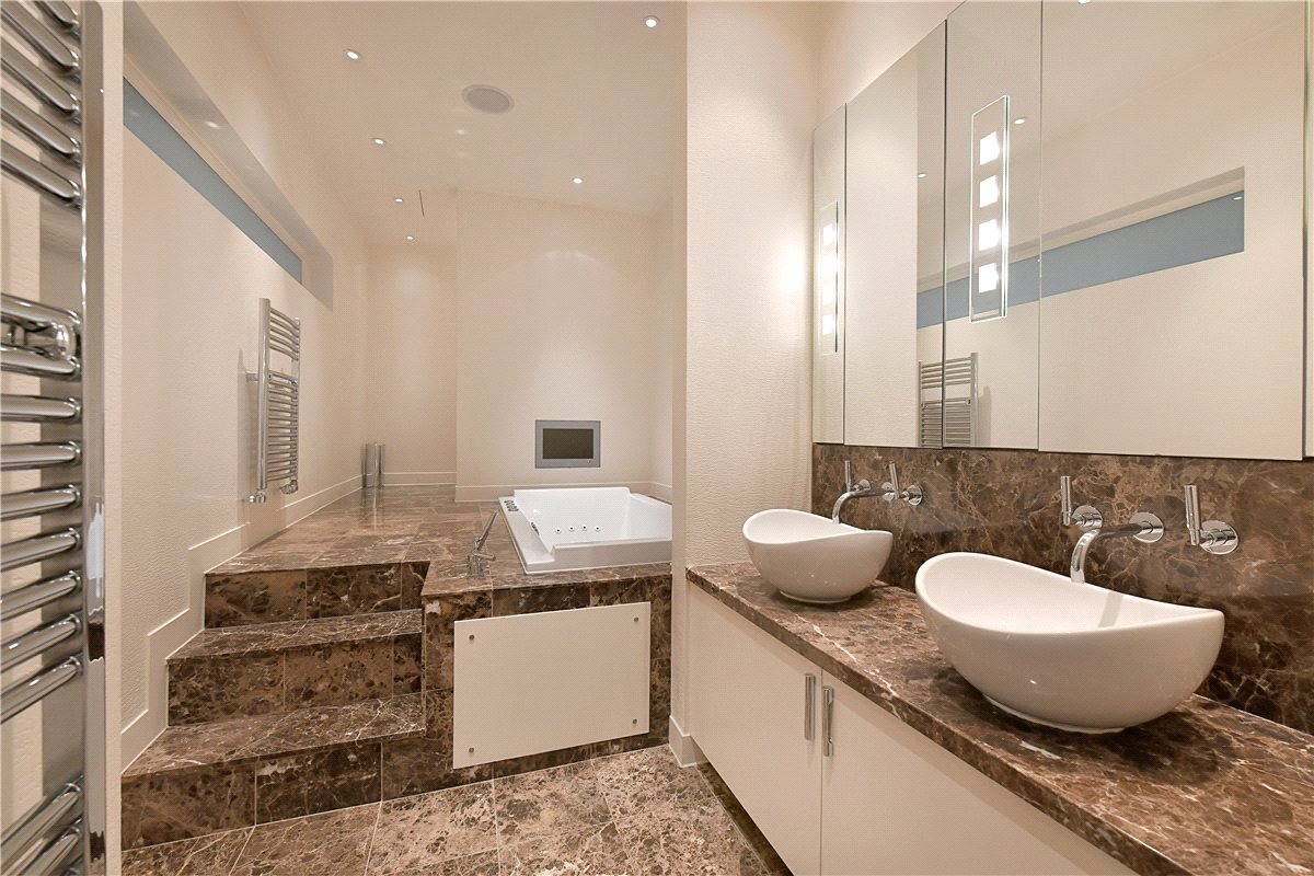 4 bedroom flat, Upper Grosvenor Street, Mayfair W1K - Available