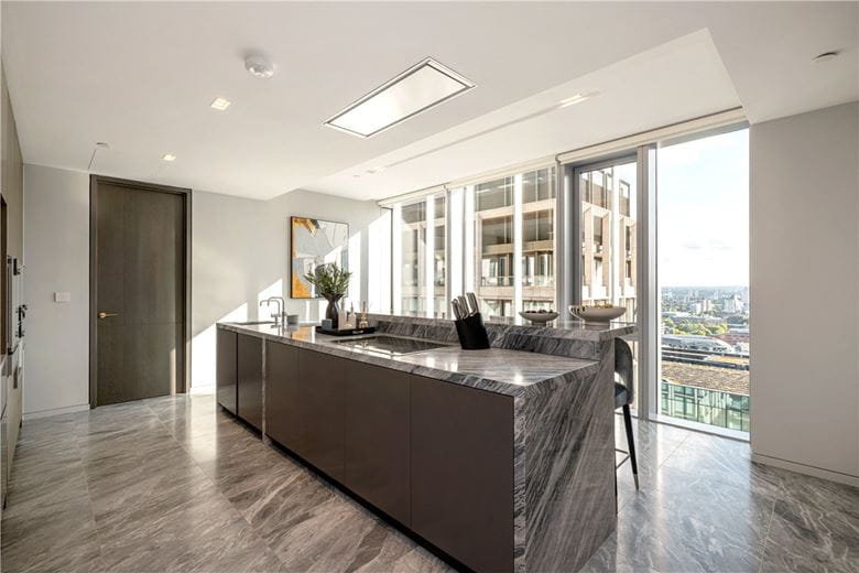 5 bedroom flat, Casson Square, London SE1 - Available