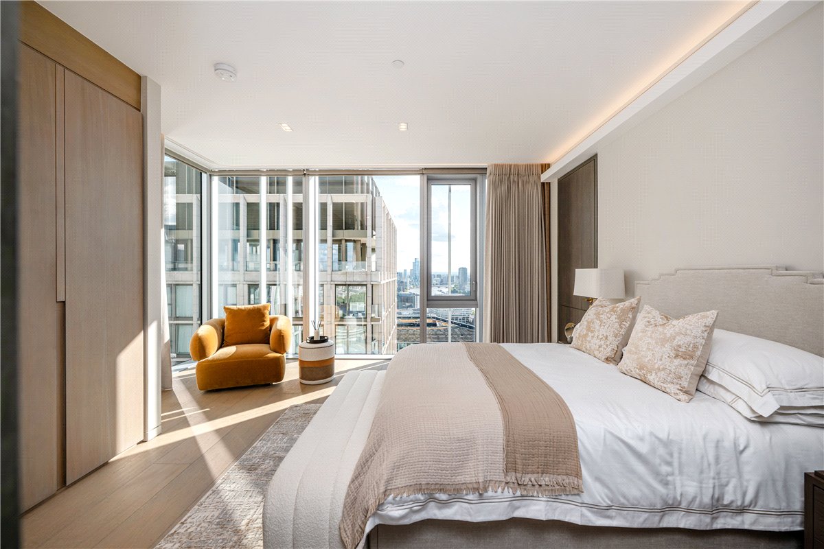 5 bedroom flat, Casson Square, London SE1 - Available