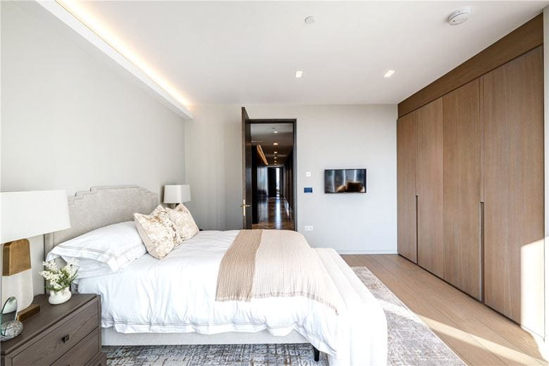 5 bedroom flat, Casson Square, London SE1 - Available