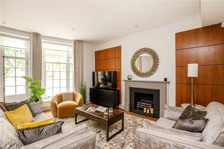 2 bedroom flat, Park Street, London W1K - Available