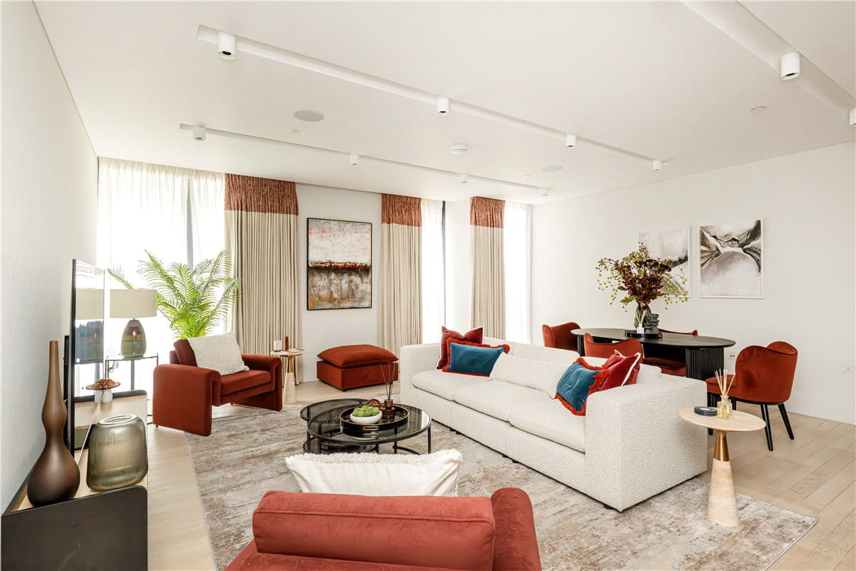 2 bedroom flat, Cork Street, Mayfair W1S - Let Agreed