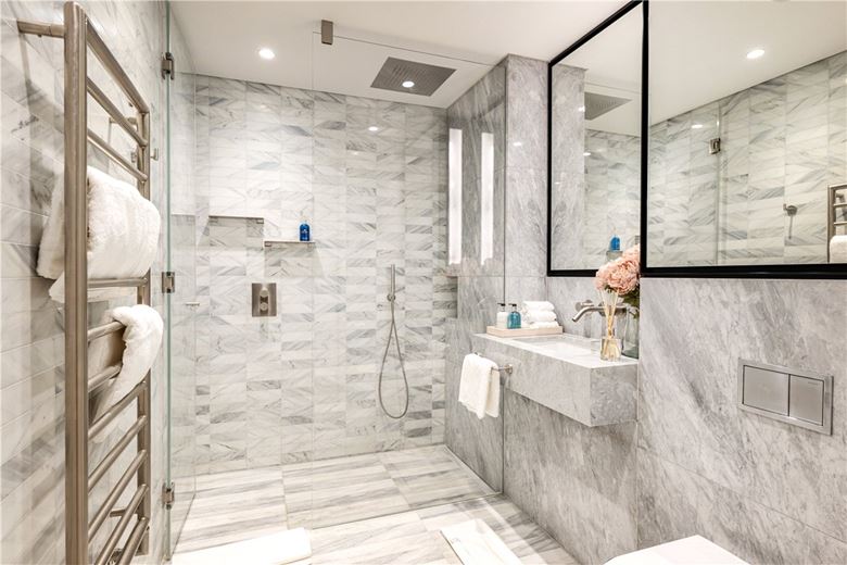 2 bedroom flat, Cork Street, Mayfair W1S - Available