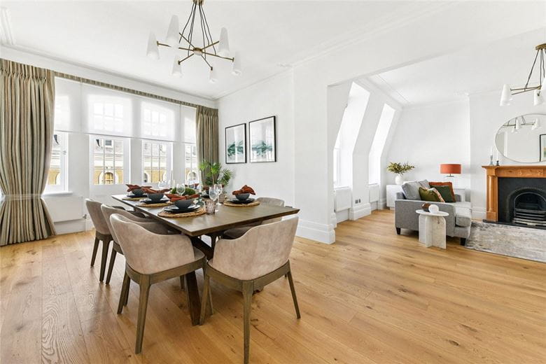 4 bedroom flat, St Georges Court, Gloucester Road SW7 - Available