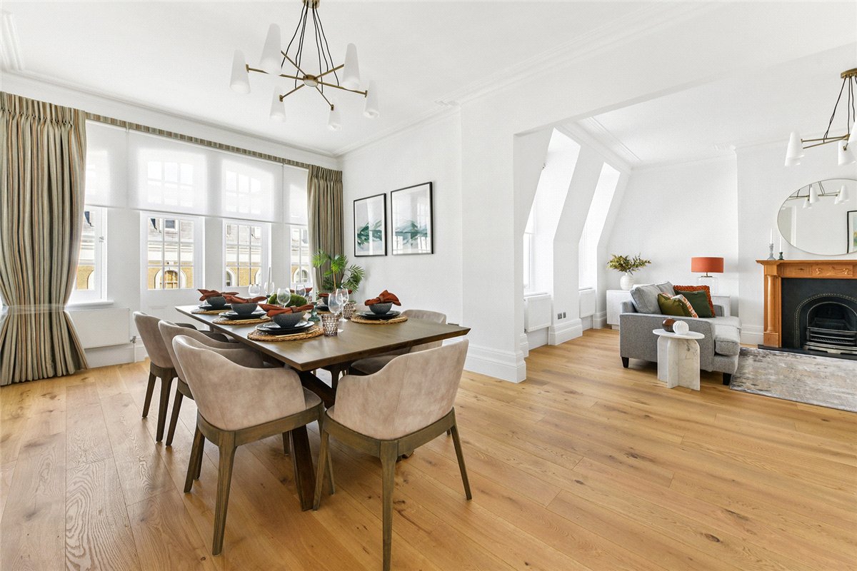 4 bedroom flat, St Georges Court, Gloucester Road SW7 - Available