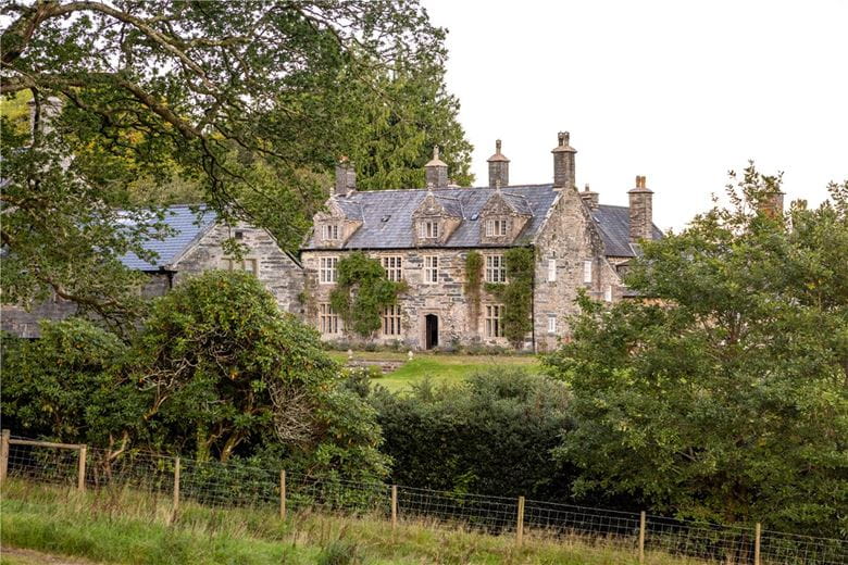 11 bedroom house, Talsarnau, Gwynedd LL47 - Available