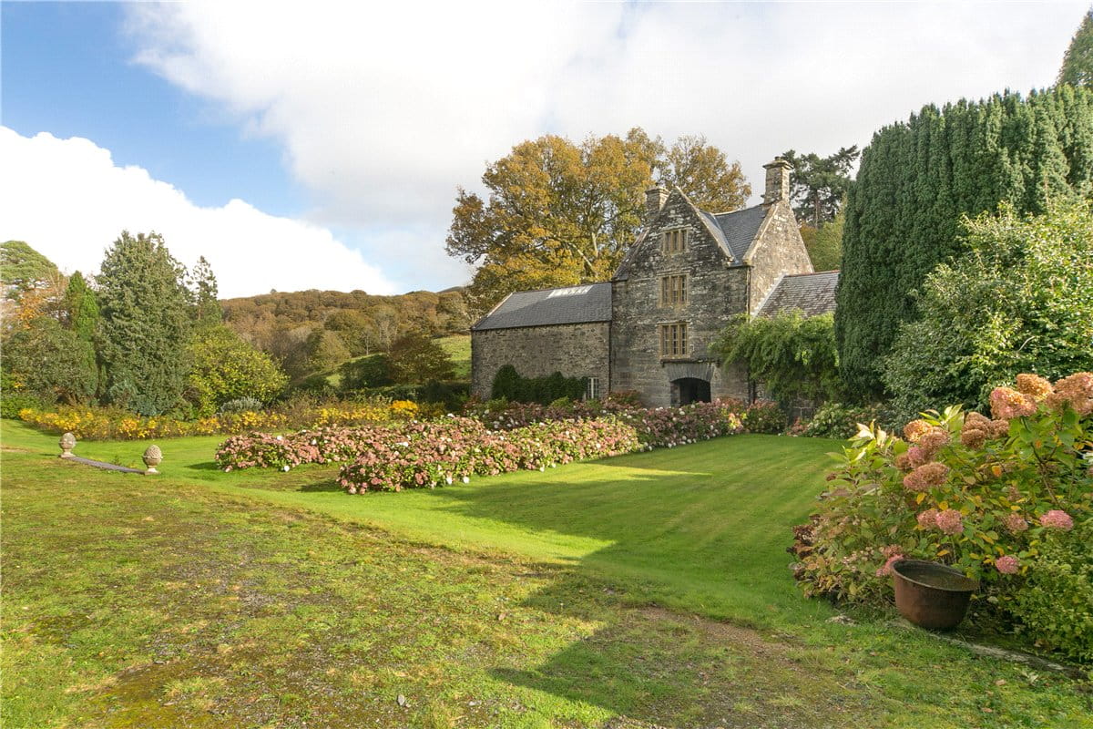 11 bedroom house, Talsarnau, Gwynedd LL47 - Available