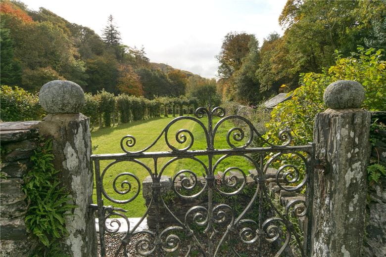 11 bedroom house, Talsarnau, Gwynedd LL47 - Available