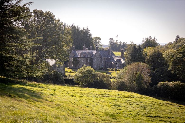 11 bedroom house, Talsarnau, Gwynedd LL47 - Available