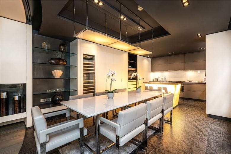 4 bedroom flat, North Row, Mayfair W1K - Available