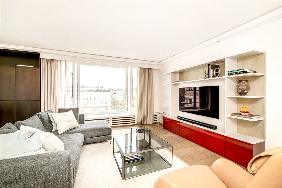 2 bedroom flat, Bourdon Street, London W1K - Available