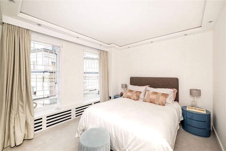 2 bedroom flat, Bourdon Street, London W1K - Available