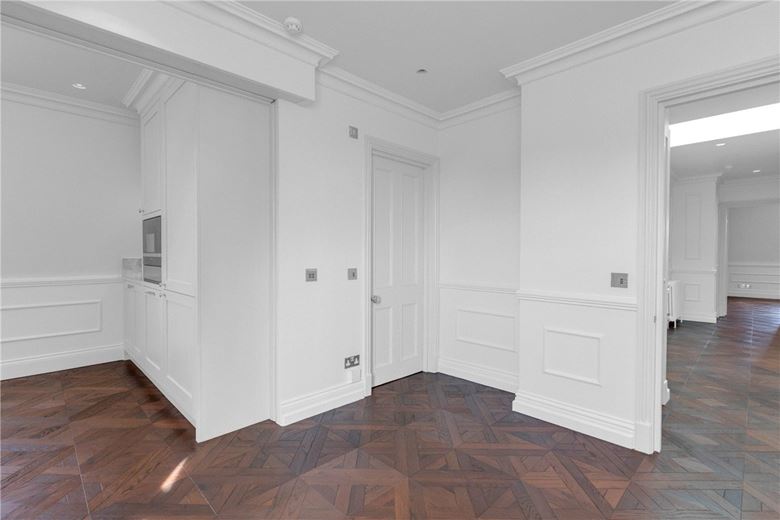 3 bedroom flat, Eaton Place, Belgravia SW1X - Available