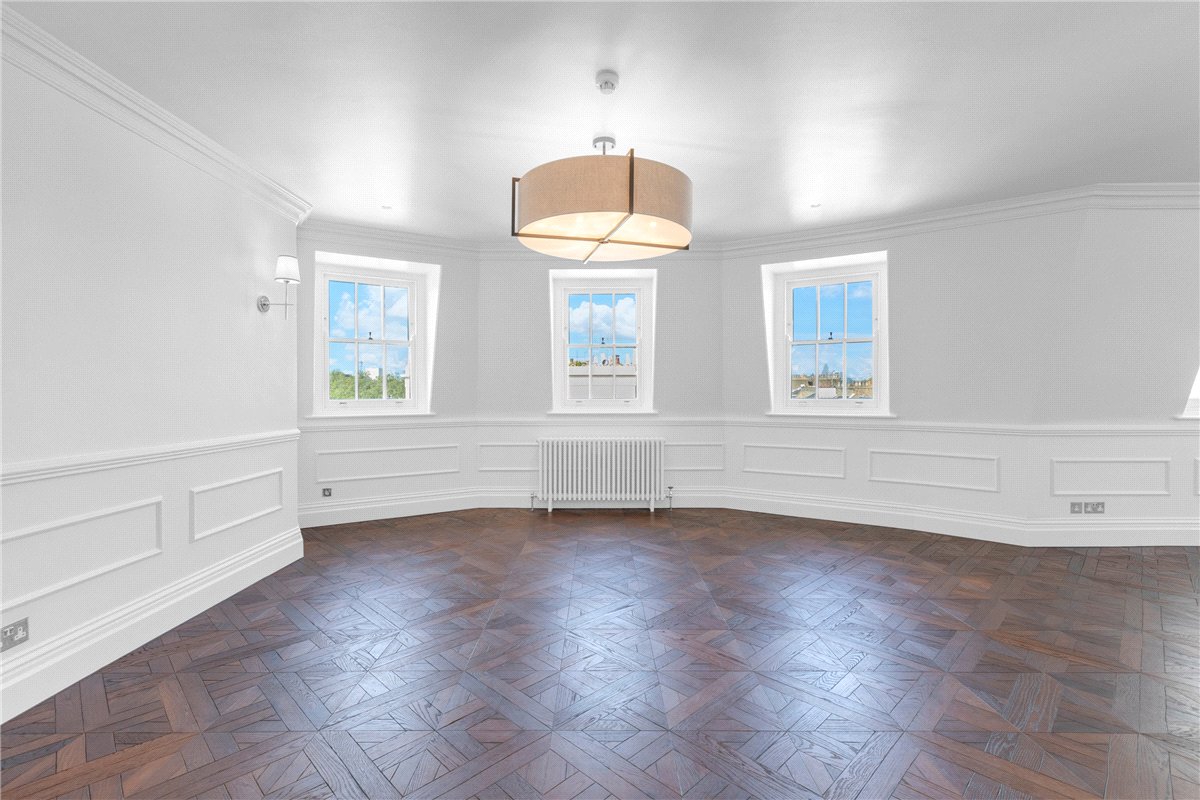 3 bedroom flat, Eaton Place, Belgravia SW1X - Available