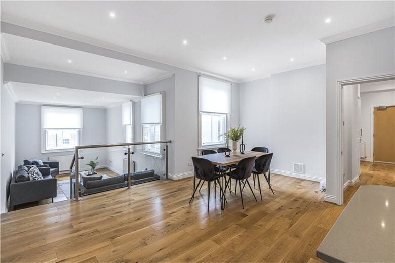 3 bedroom flat, Marylebone High Street, Marylebone W1U - Available