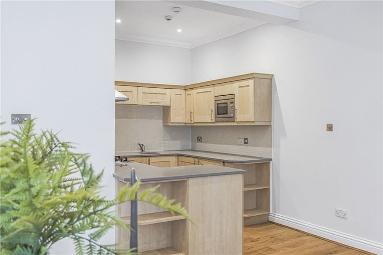 3 bedroom flat, Marylebone High Street, Marylebone W1U - Available