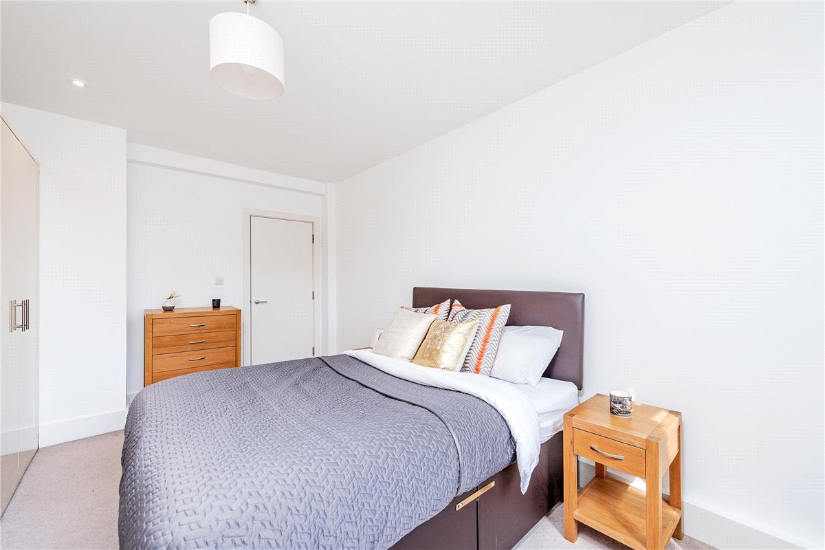 2 bedroom flat, Wimpole Street, Marylebone W1G - Available