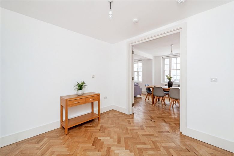 2 bedroom flat, Wimpole Street, Marylebone W1G - Available