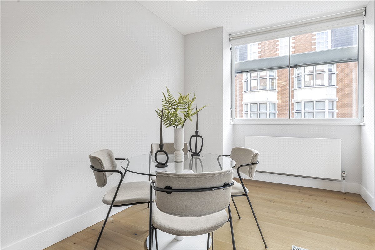 2 bedroom flat, New Cavendish Street, Marylebone W1G - Available