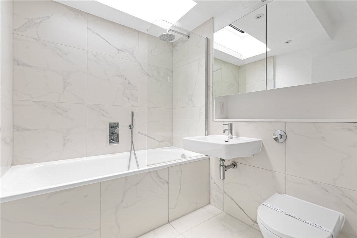 3 bedroom house, Welbeck Way, Marylebone W1G - Available