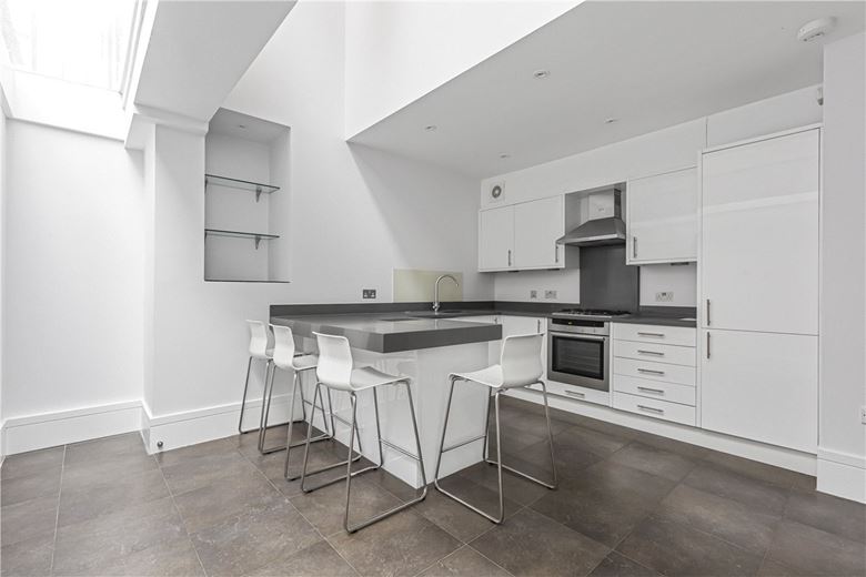 3 bedroom house, Welbeck Way, Marylebone W1G - Available