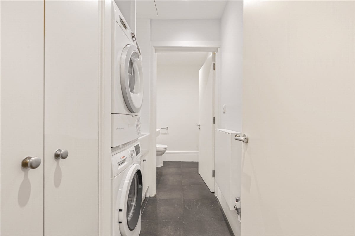 3 bedroom house, Welbeck Way, Marylebone W1G - Available