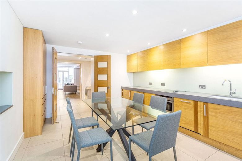 2 bedroom flat, Devonshire Place, Marylebone W1G - Available